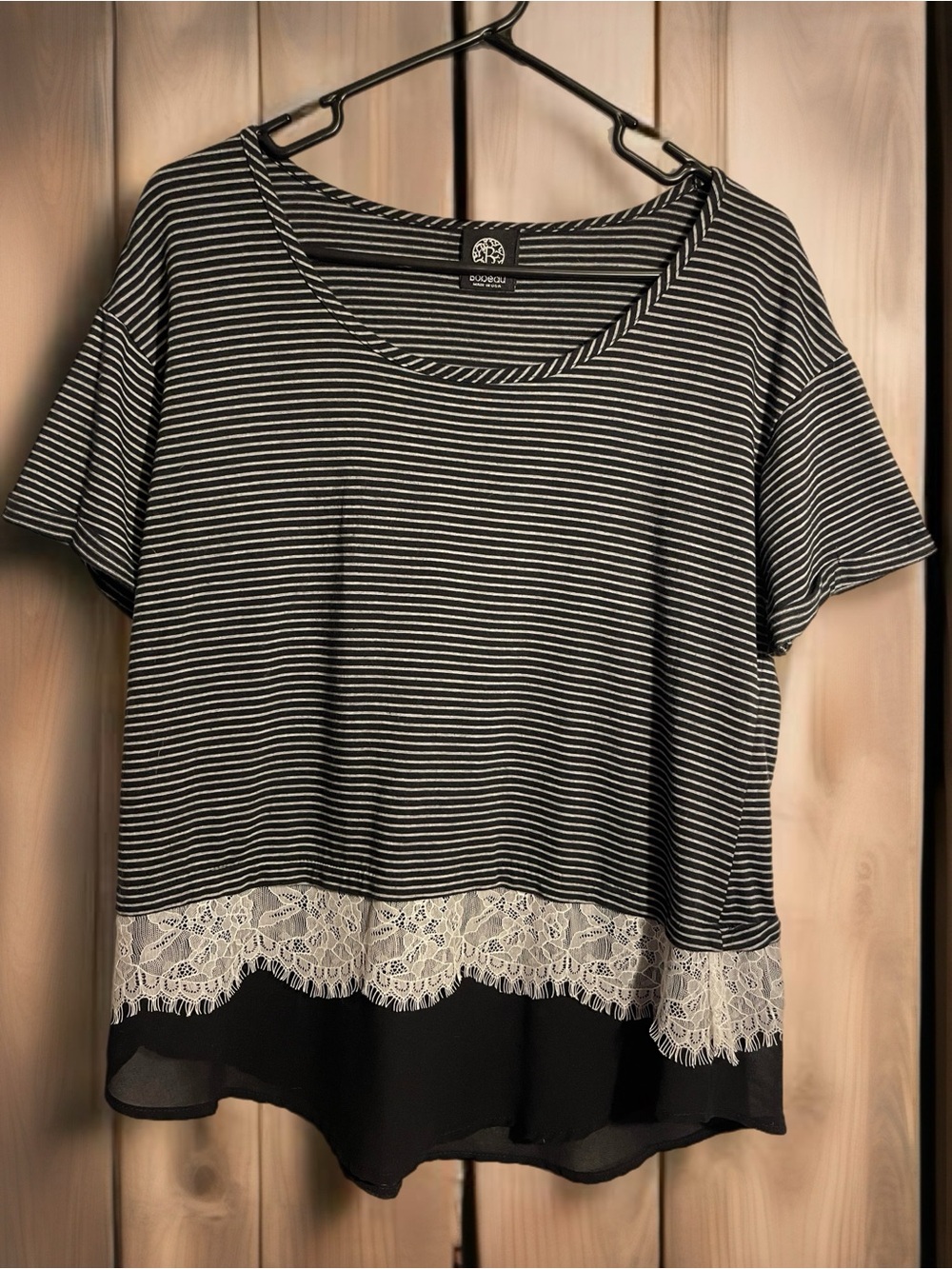 Bobeau Black & White Striped Short Sleeve Top with Lace Hem size Small